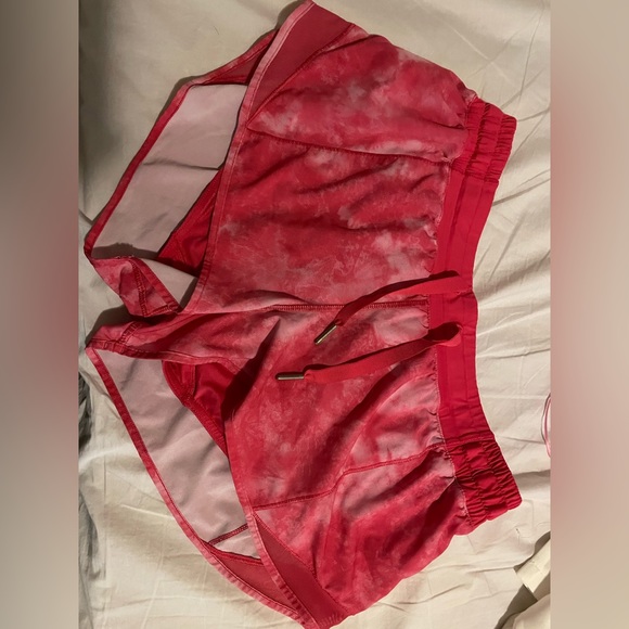 Lululemon hotty tottt short - Picture 1 of 2
